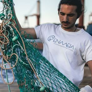 Η ελληνική startup που καθαρίζει τον βυθό από τα πλαστικά