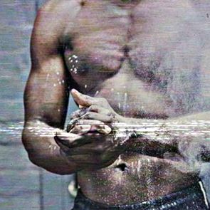 15λεπτο πρόγραμμα για κοιλιακούς σε σχήμα V