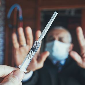 Τα νέα μέτρα που εξετάζονται για τους ανεμβολίαστους