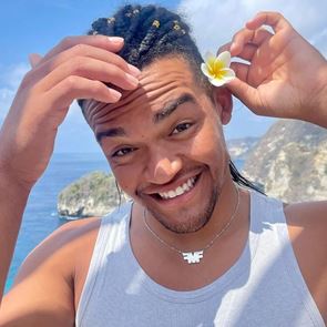 Ταξιτζής αναγνώρισε τον Εμμανουήλ Καραλή στο Μπαλί (video