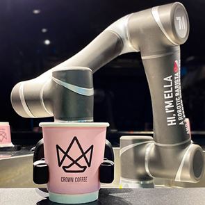 Γνωρίστε την ELLA, το πρώτο ρομπότ που φτιάχνει καφέ