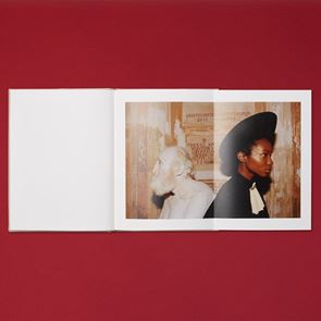 O Γιώργος Λάνθιμος φωτογραφίζει για τον Οίκο Gucci