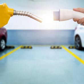 Τελικά τα ηλεκτρικά αυτοκίνητα θα εξαφανίσουν τα θερμικά