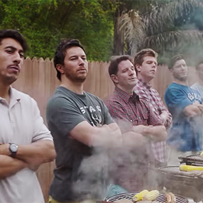 &quot;Ξυρίστε τον τοξικό ανδρισμό&quot;: Η νέα διαφήμιση της Gillette γίνεται viral και διχάζει