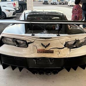 Corvette ZR1 πήγαινε τόσο γρήγορα που έλιωσε το πίσω μέρος