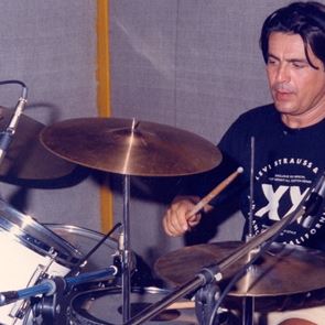 &#39;Έφυγε&#39; από τη ζωή ο Βασίλης Κωνσταντινίδης των Idols