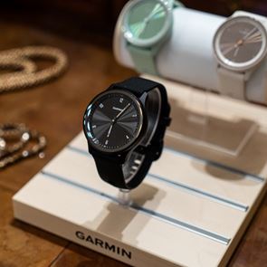 Στο Fondazione για τα νέα smartwatch της Garmin