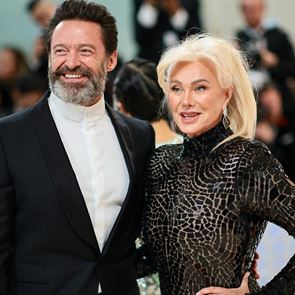 O Hugh Jackman είναι και πάλι single