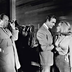 Backstage φωτογραφίες του <em>James</em> <em>Bond</em> από την κάμερα του Terry O'Neill