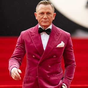 Κι αν το βελούδινο σακάκι είναι φέτος της μόδας