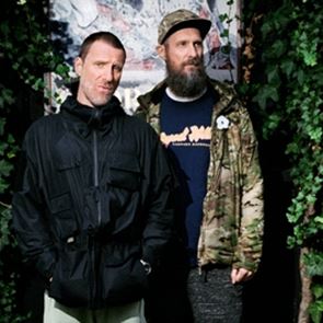 Μία διασκευή για να (ξανα)ερωτευθείς το West End Girls των Pet Shop Boys