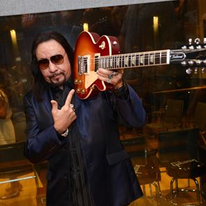 Πέθανε ο κιθαρίστας των Kiss, Ace Frehley