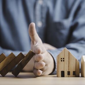 Πώς οι φυσικές καταστροφές αλλάζουν την ασφάλιση των επιχειρήσεων στην Ελλάδα