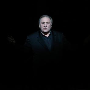 Ο Gérard Depardieu παραπέμπεται σε δίκη για τον βιασμό της Charlotte Arnould