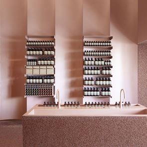 Ο Ελληνοαυστραλός κομμωτής που έχτισε μία αυτοκρατορία από υγρά σαπούνια χεριών