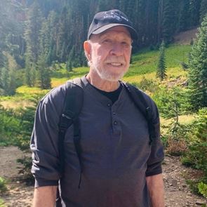 Πώς ο Chuck Norris παραμένει τόσο fit στα 85