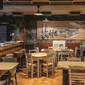 Το &#39;Λατομείο&#39; είναι το μαγαζί της παρέας