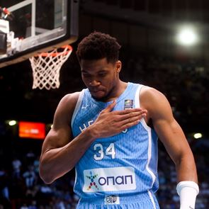 Γιάννης Αντετοκούνμπο και Εμμανουήλ Καραλής, δυο παιδιά με ένα μεγάλο όνειρο