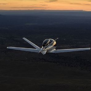 Το ιδιωτικό τζετ που μπορεί να προσγειωθεί μόνο