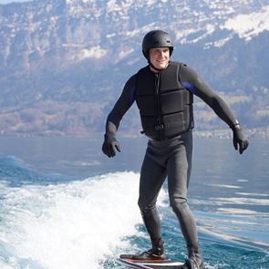 Ηλεκτρική σανίδα για να σκίζεις τα κύματα, αυτή η τάση