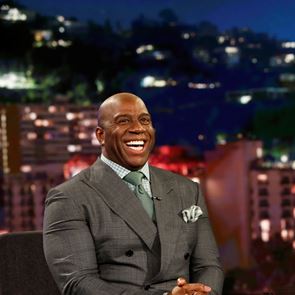 Ο Magic Johnson χρηματοδοτεί μικρές επιχειρήσεις γυναικών και μειονοτήτων