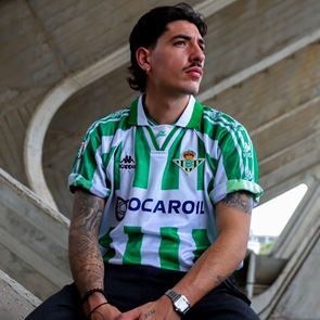 Τα ποδοσφαιρικά &#39;90s φοριούνται ακόμη