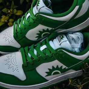 Τα viral sneakers &#39;ΜΠΑΣΟΚ&#39; έφεραν αντιδράσεις