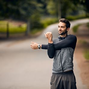 Ο απόλυτος οδηγός για τη μείωση του λίπους στο λαιμό, τους ώμους και την κλείδα