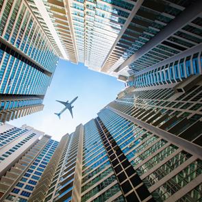 Όλα τα τρικ για να καταπολεμήσεις το jet lag και την αλλαγή ώρας