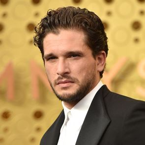 Το νέο κούρεμα του Kit Harington είναι ό,τι πρέπει για το καλοκαίρι