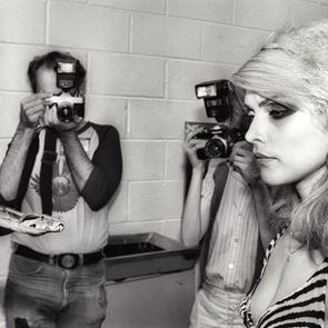 Backstage φωτογραφίες από τα μουσικά 70s