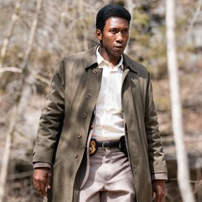 Στο τελευταίο trailer του True Detective 3 πάμε μία σκοτεινή βόλτα στα Όζαρκς