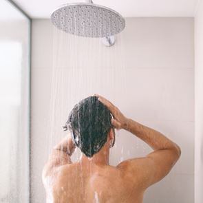 Το κρύο ντους είναι σωτήριο με ή χωρίς καύσωνα