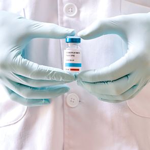 Χρειάζονται 8.000 αεροσκάφη για μεταφορά εμβολίων σε όλο τον κόσμο