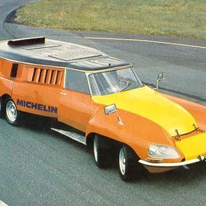 Το Citroen με τους 11 τροχούς