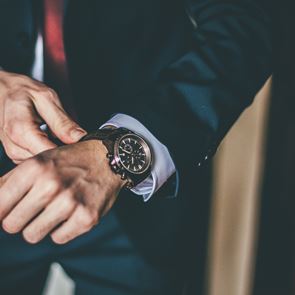 Γιατί φοράμε το ρολόι στο αριστερό χέρι