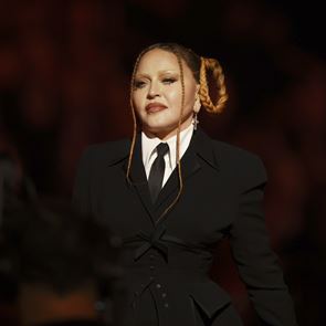 Στην εντατική νοσηλεύεται η Madonna