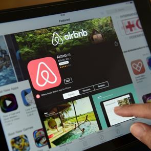 Το κύκνειο (;) άσμα του Airbnb στην Αθήνα