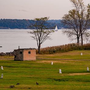 Hart Island: Το &lt;em>νησί&lt;/em> των χαμένων ψυχών στη Νέα Υόρκη