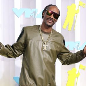 Η &#39;ποδοσφαιρική&#39; διασκευή του In The Air Tonight από τον Snoop Dogg τελικά δεν είναι τόσο κακή ιδέα