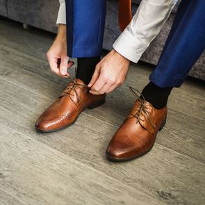 Τα δετά δερμάτινα &lt;em>παπούτσια&lt;/em> δεν πρέπει να λείπουν από καμία αντρική παπουτσοθήκη