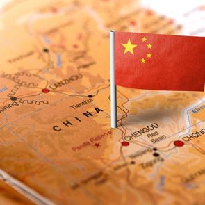 Γιατί η Κίνα στοιχημάτισε εναντίον της &lt;em>Ευρώπης&lt;/em>;