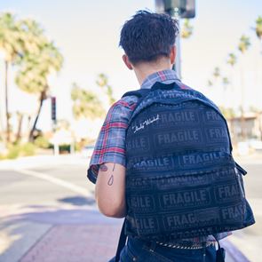 Η Eastpak λανσάρει συλλογή - φόρο τιμής στον Andy Warhol