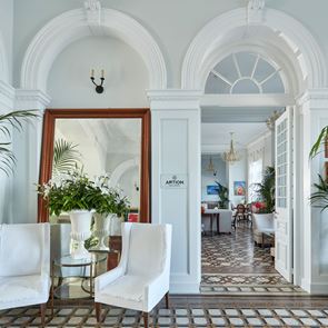 Το πιο εμβληματικό ξενοδοχείο των Σπετσών ανοίγει ξανά τις πόρτες