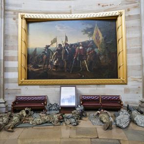 Η Εθνοφρουρά των ΗΠΑ κοιμάται στο Καπιτώλιο