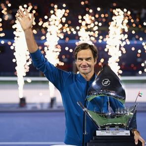 Ένα δυνατό χειροκρότημα από την &lt;em>Rolex&lt;/em> στον Roger Federer για τον 100ο τίτλο του