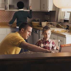 Φόρος τιμής στα 60s τα ρούχα του Ryan Gosling στο First Man