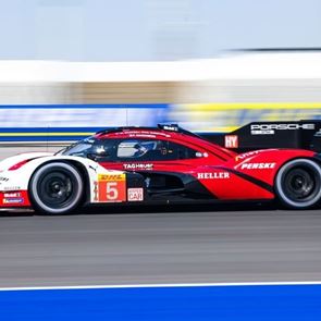 Ο Sebastian Vettel δοκιμάζει τo hypercar &lt;em>Porsche&lt;/em> 963