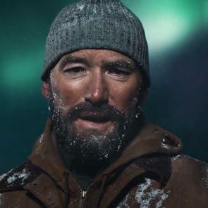 O Taika Waititi σκηνοθετεί τη χριστουγεννιάτικη διαφήμιση της χρονιάς