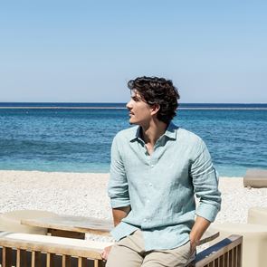 Ο Παύλος Γαλακτερός φτιάχνει τη βαλίτσα των διακοπών σου